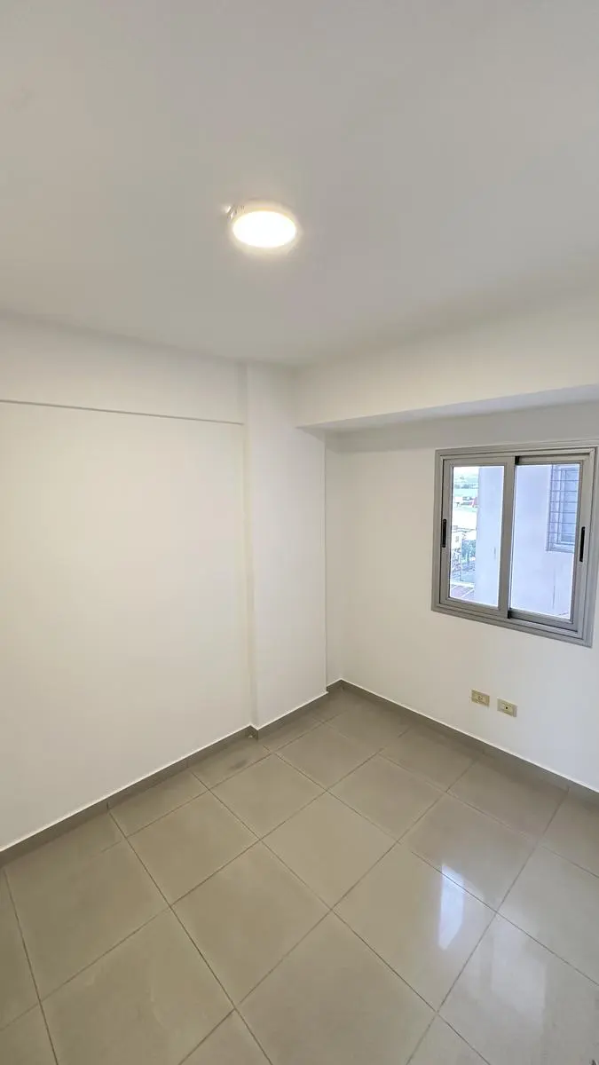 Departamento con balcón corrido y vista al cerro — foto 14 de 19
