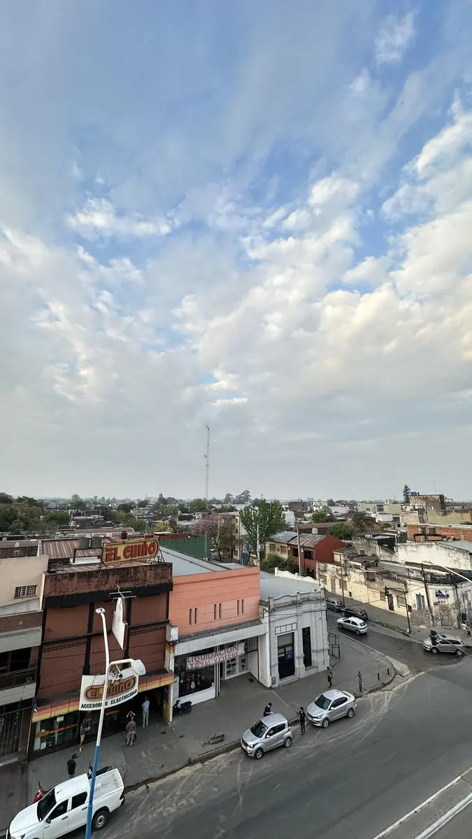 Departamento con balcón corrido y vista al cerro — foto 8 de 19