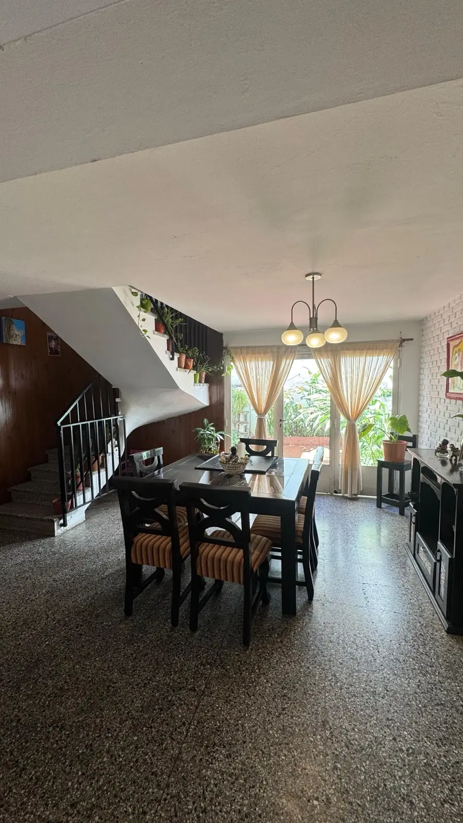 Dúplex 4 dormitorios con patio propio, San Miguel de Tucumán